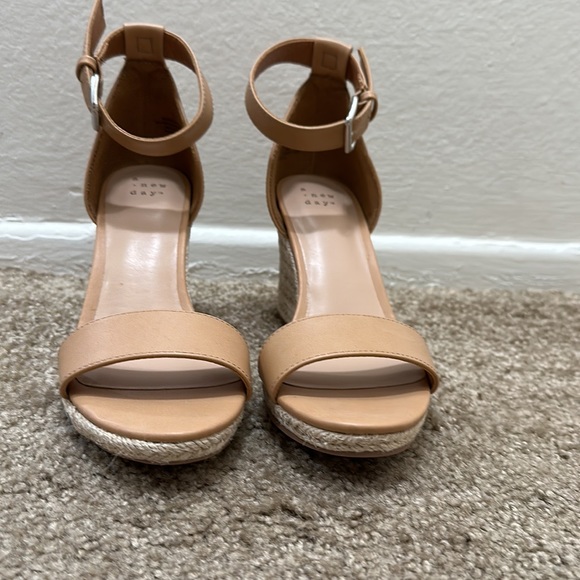 A New Day platforms - Picture 7 of 13